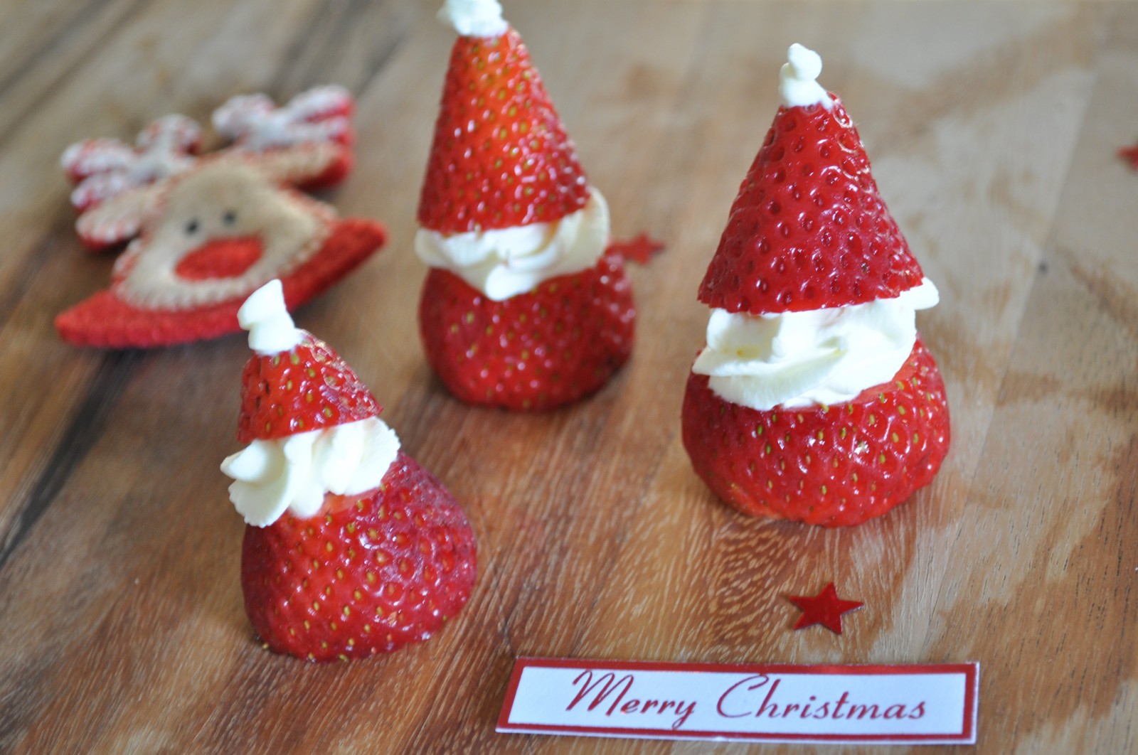 Santa strawberries – it's begining to look a lot like Christmas!