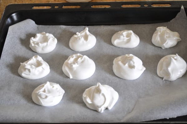 Unharmed meringue blobs