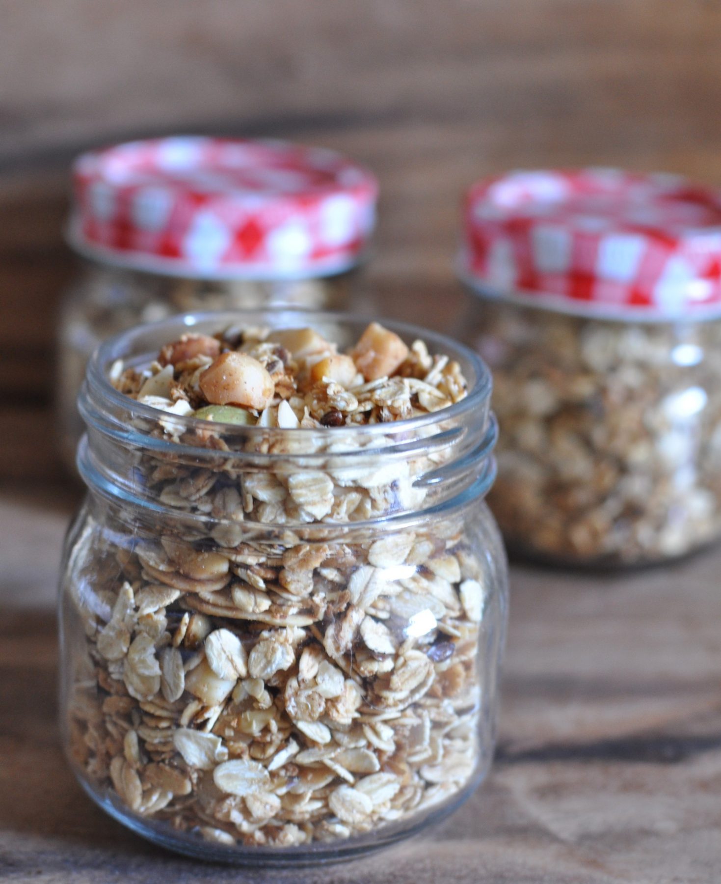 Macadamia toasted muesli (with apple juice)