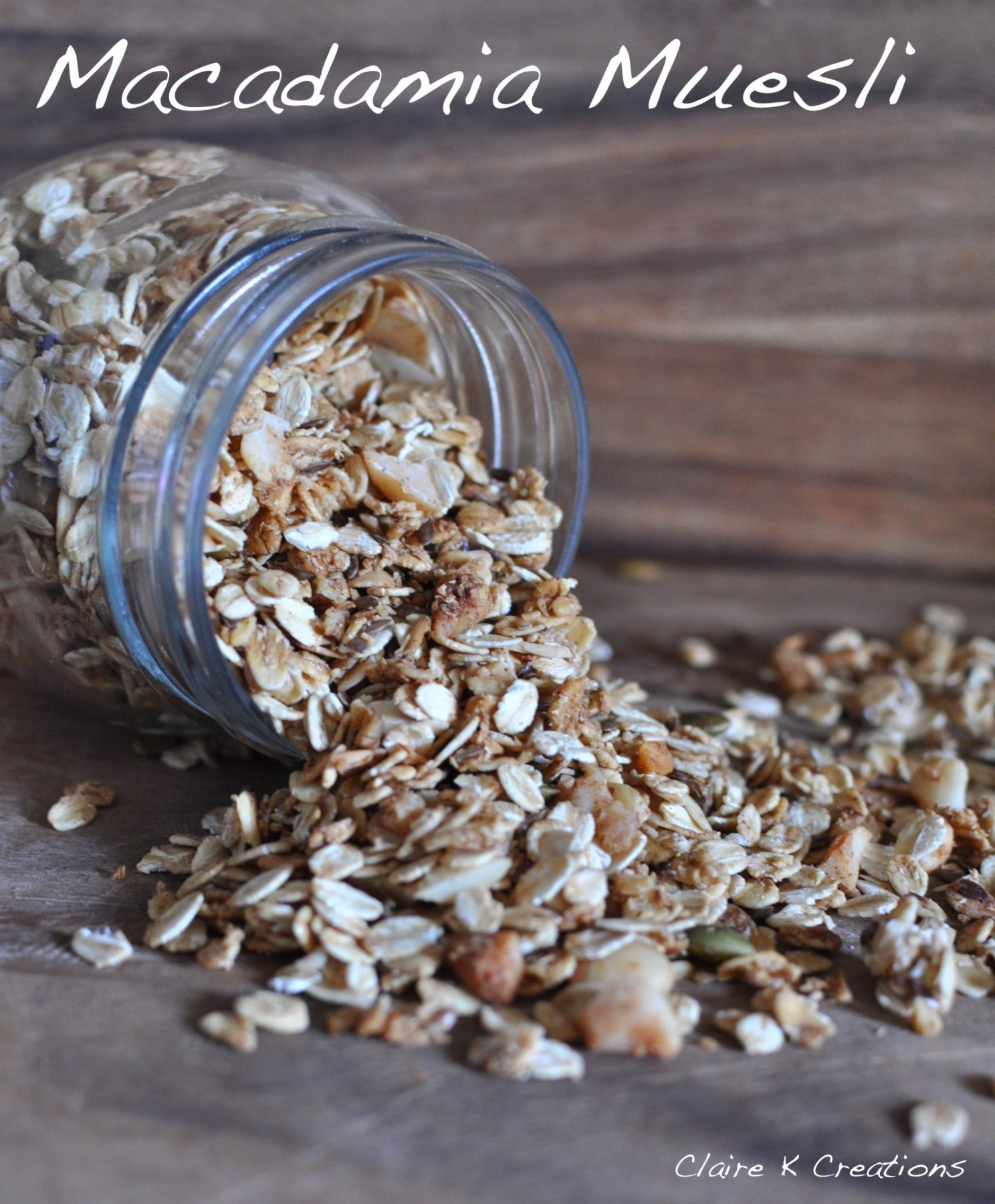 Macadamia toasted muesli (with apple juice)