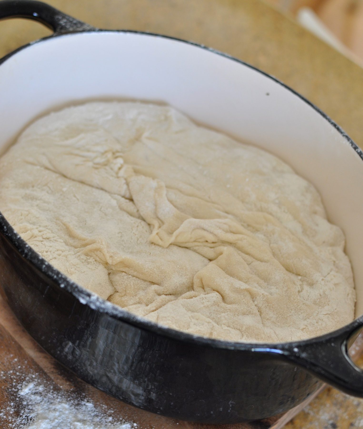 Le Creuset bread recipe (easy no knead artisan loaf)