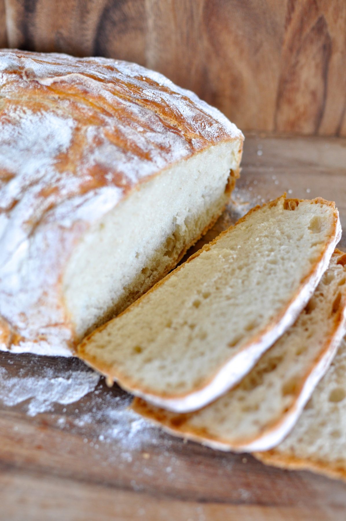 Le Creuset bread recipe (easy no knead artisan loaf)