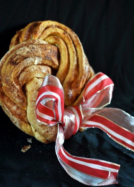 Cinnamon loaf wreath