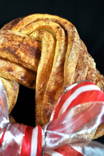 Cinnamon loaf wreath