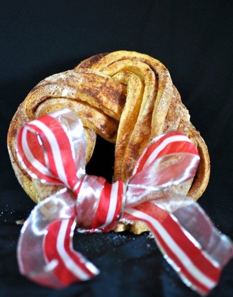 Cinnamon loaf wreath