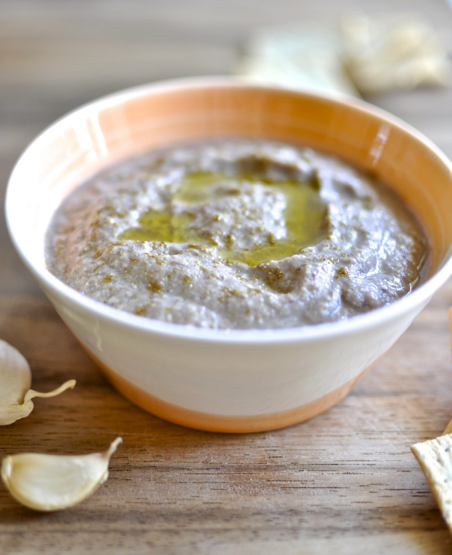 Zucchini and olive hommus