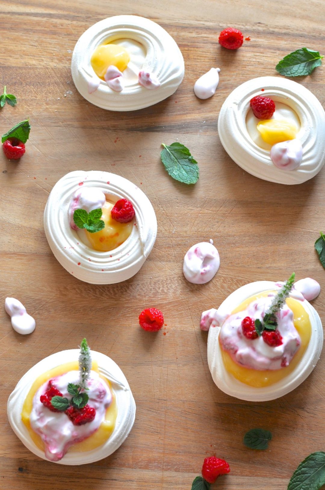 Raspberry lemon meringues in 5 minutes - Claire K Creations