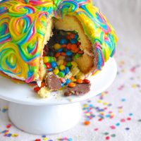 Lime & macadamia Pinata cake