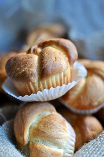 Orange and saffron brioche buns