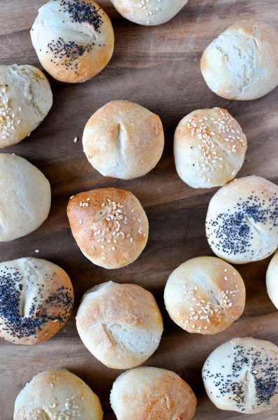Easy dinner rolls via Claire K Creations - www.clairekcreations.com