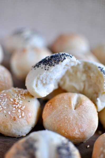 Easy dinner rolls via Claire K Creations - www.clairekcreations.com