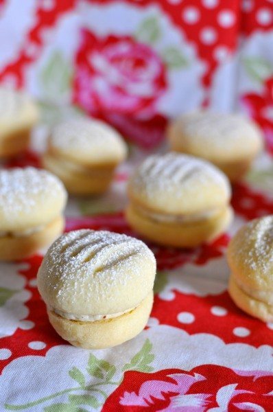 Orange and hazelnut kisses
