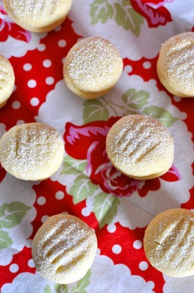 Orange and hazelnut kisses