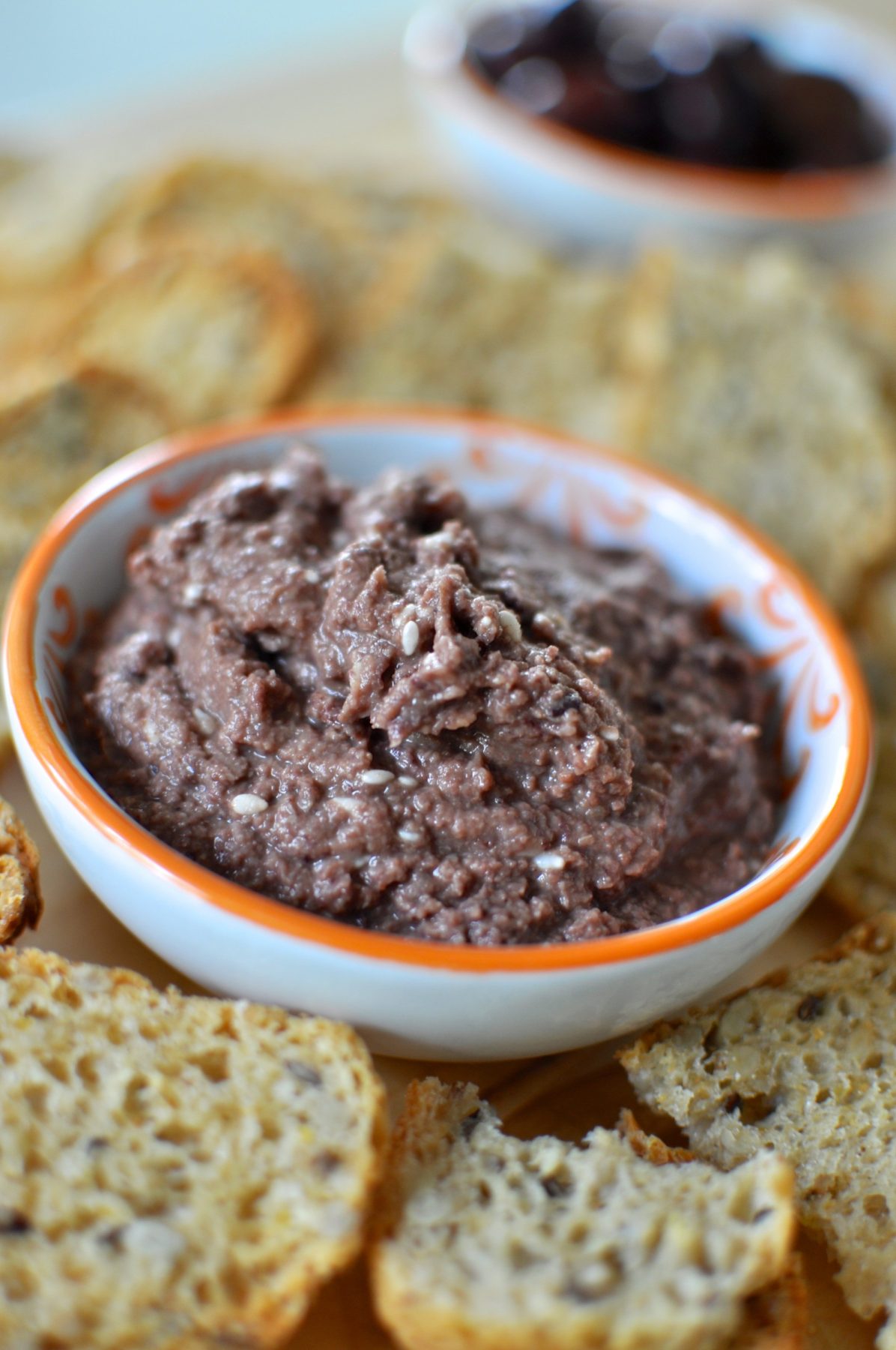 Olive hommus via www.clairekcreations.com