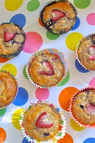 Banana berry muffins