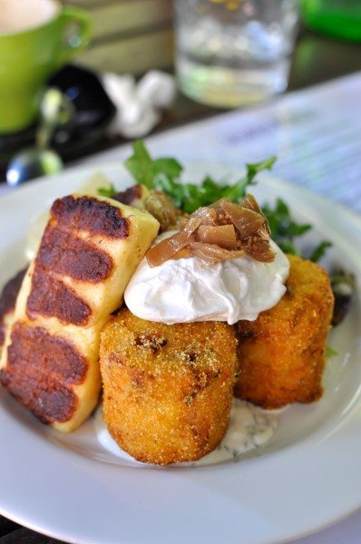 potato, fetta & mint rosti’s.. mushroom, semi dried tomato and rocket salad, soft poached egg, onion relish, mint riata 