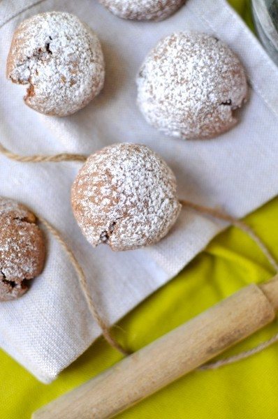 Chocolate macaroons