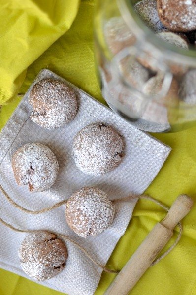 Chocolate macaroons
