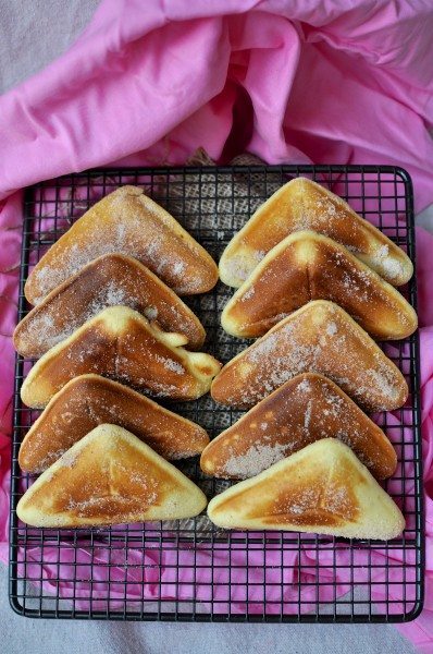 Tea cake triangles