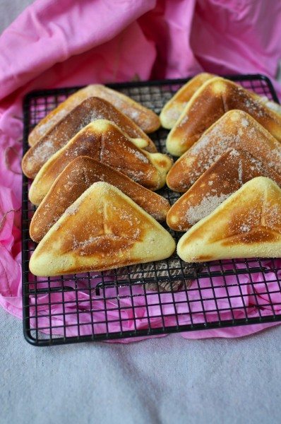 Tea cake triangles