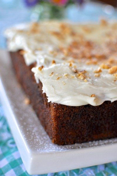 Hazelnut banana cake with cream cheese icing via www.clairekcreations.com
