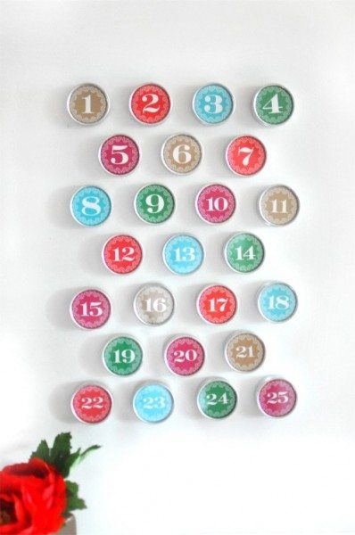 Magnetic spice tin advent