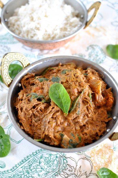 Shredded beef curry in the slow cooker via www.clairekcreations.com