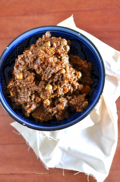 Slow cooked beef and apricot tagine with chickpeas via www.clairekcreations.com
