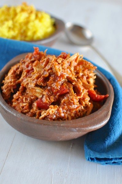 Spanish chicken in the slow cooker via www.clairekcreations.com