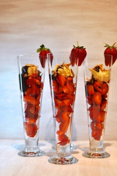 Chocolate strawberries and cream via www.clairekcreations.com