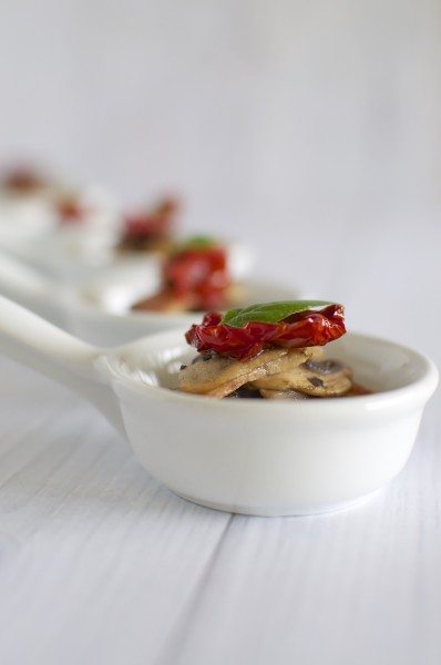 Haloumi mushroom bites with sundried tomato and basil via www.clairekcreations.com