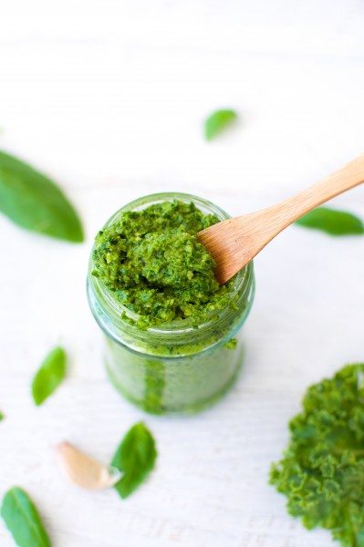 Kale pesto with macadamia via www.clairekcreations.com