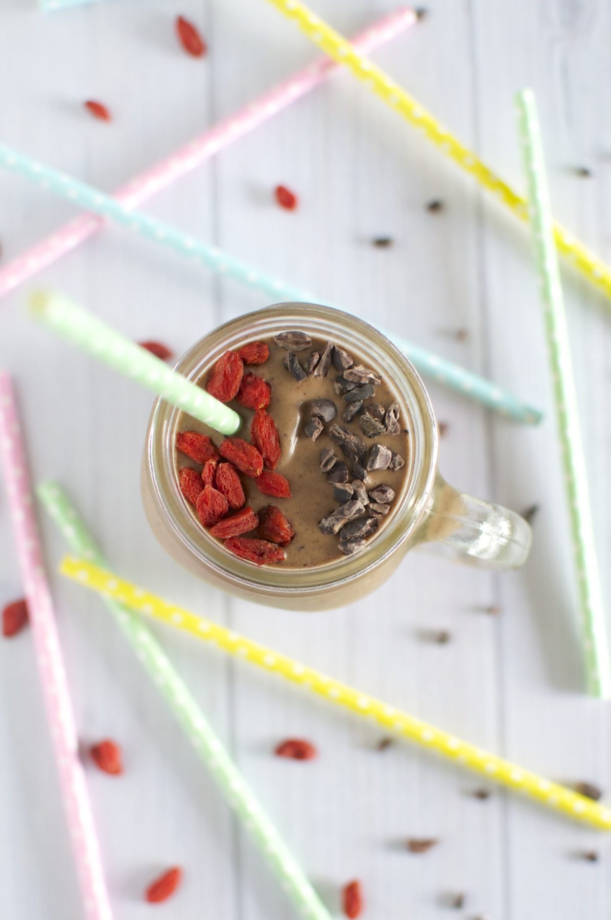 The best ever healthy chocolate smoothie via www.clairekcreations.com