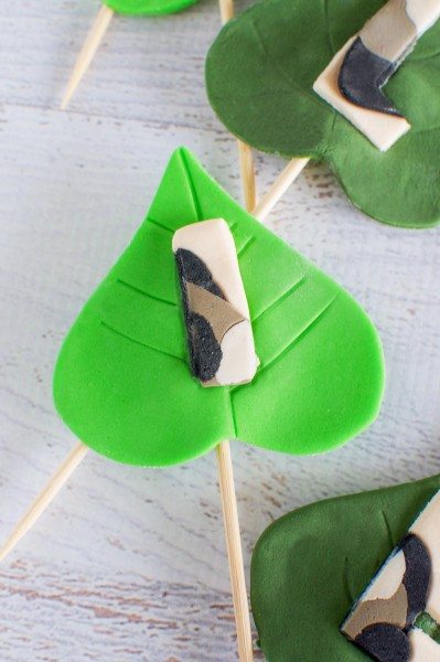 Monkey jungle cake toppers via www.clairekcreations.com