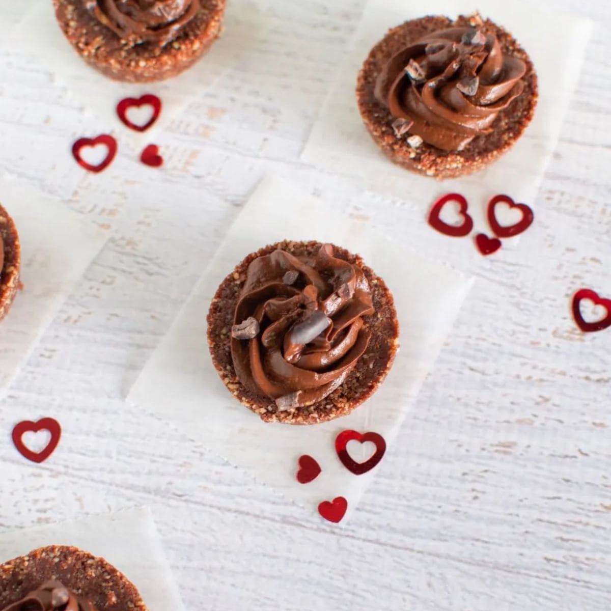 Vegan no-bake chocolate cupcakes