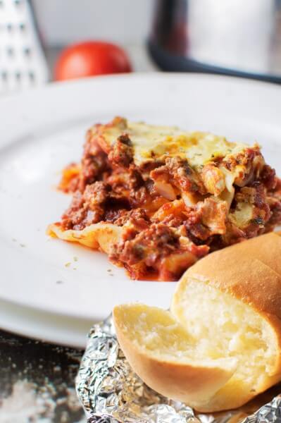 Slow cooker lasagne via www.clairekcreations.com