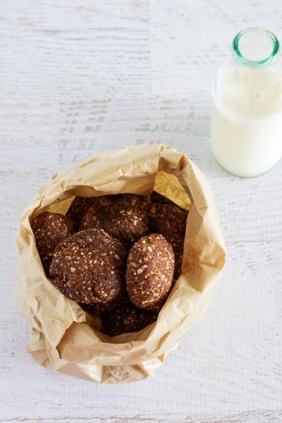 Choc nut biscuits (gluten, sugar, egg & dairy free) via www.clairekcreations.com