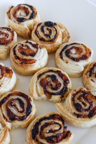 Ham and pesto party pinwheels via www.clairekcreations.com