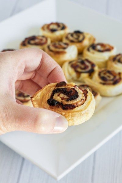 Ham and pesto party pinwheels via www.clairekcreations.com