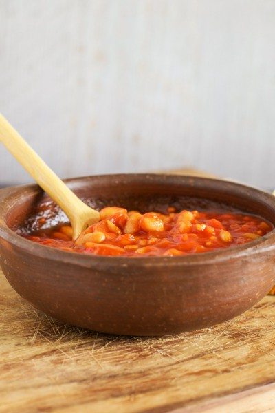 Easy baked beans via www.clairekcreations.com