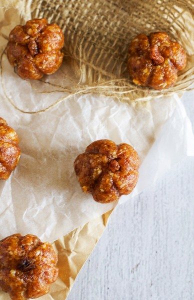 Pumpkin apricot and macadamia balls via www.clairekcreations.com