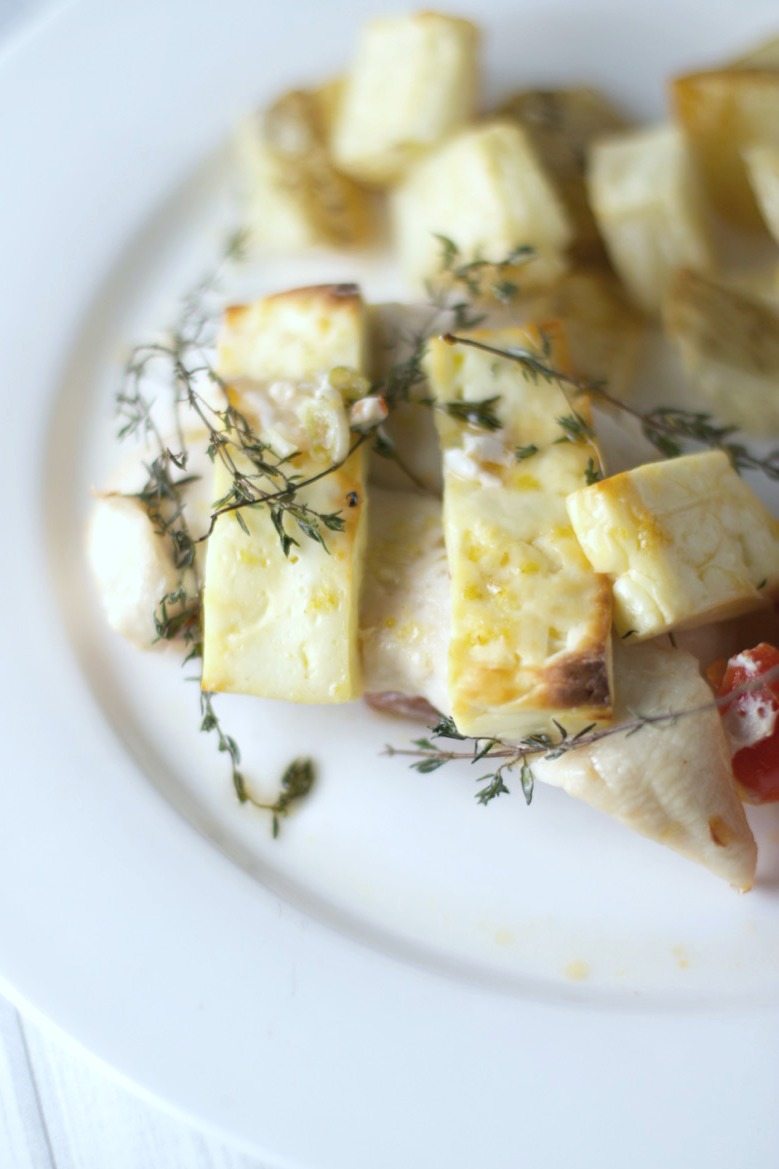Chicken chorizo and halloumi bake via via www.clairekcreations.com