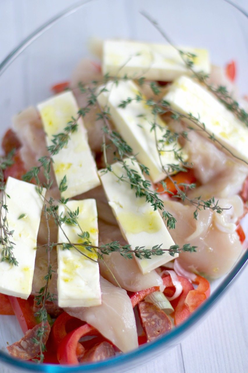 Chicken chorizo and halloumi bake via via www.clairekcreations.com