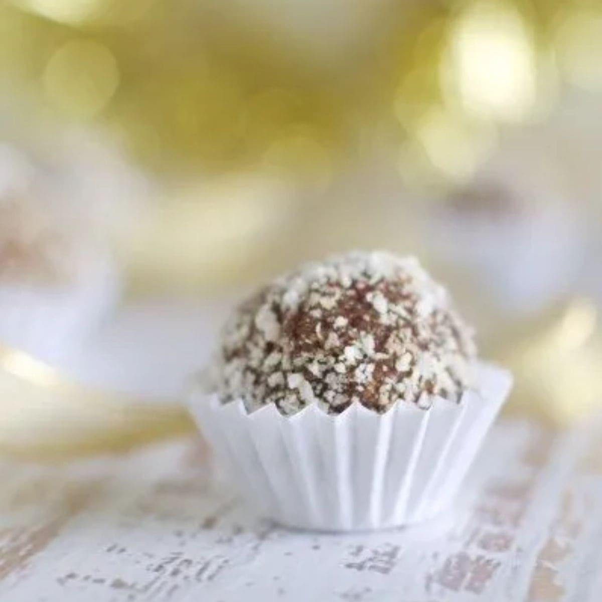 Nut free Christmas bliss balls with goji berries