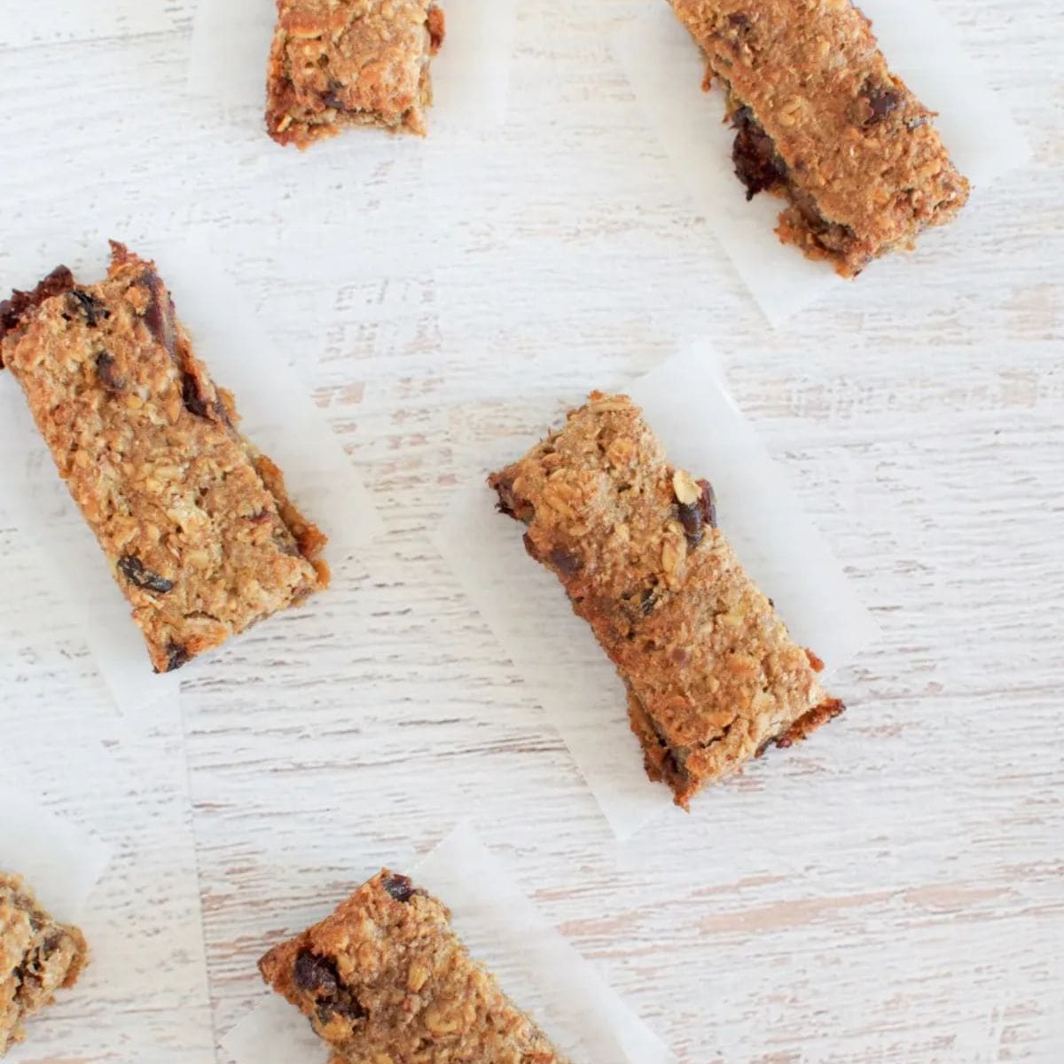 Apple and date breakfast bars