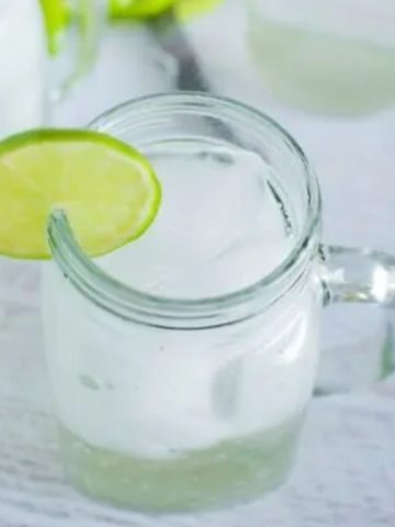 Ginger and lime fizz