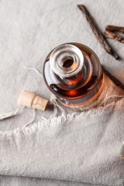 How to make homemade vanilla extract - learn which alcohol to use including which brand of vodka for homemade vanilla