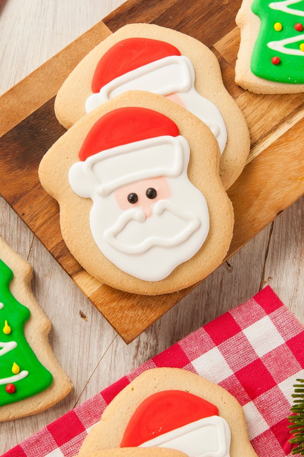 How to make icing that hardens for Christmas cookies - how to decorate with icing so it is raised like Santa's face