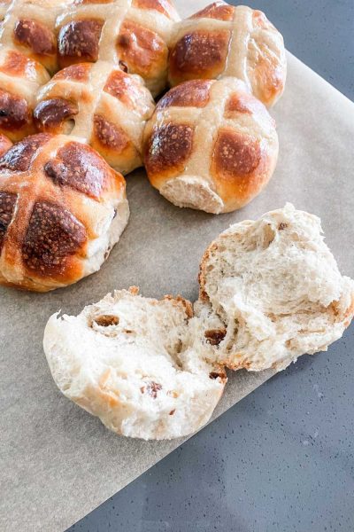 Best soft fluffy hot cross buns recipe (with sourdough)