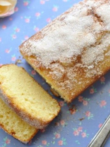 Cinnamon tea cake